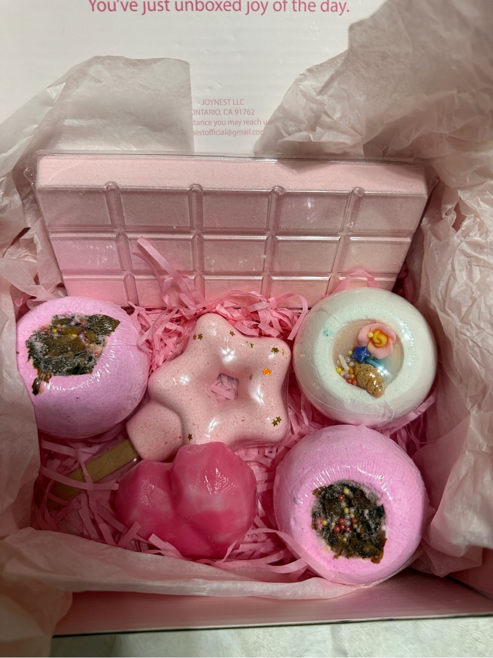 Pink Bath Bomb Gift Set — Relaxing Floral Soak 7pc. - Picture 2 of 6